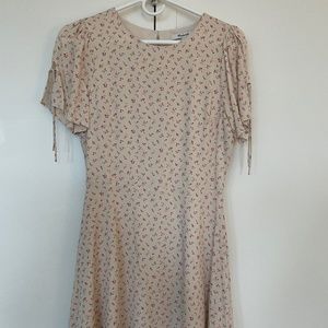 Never Been Worn Size: 00, Madewell Tie-Sleeve Retro Dress in Dutch Dandelions